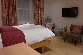 Alma Rooms