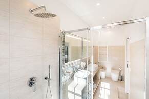 Adelante Rooms