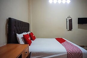 OYO 93355 Maestro Home Syariah