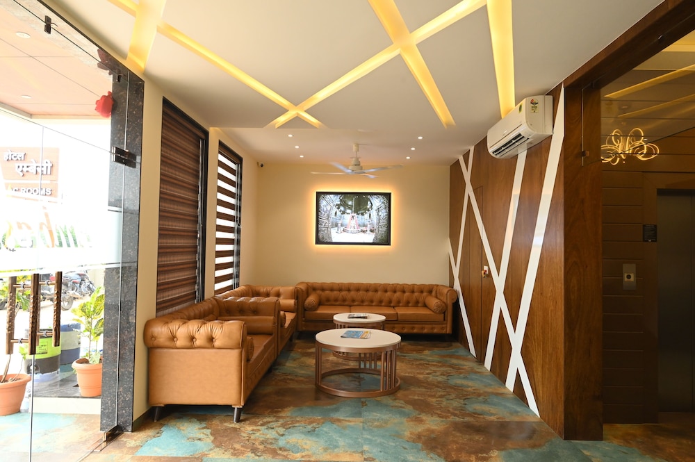 Hotel Embassy INN