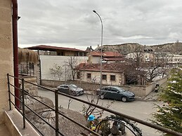 Aysel Inn House