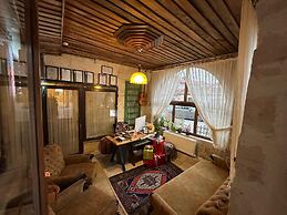 Aysel Inn House