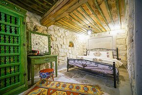 Aysel Inn House