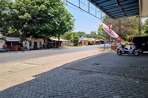 Hotel O New Asembagus 2
