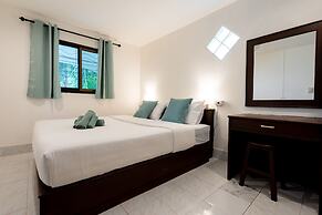 Lanta School Beach Resort