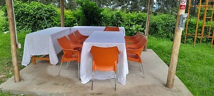 White Cat Farm Hut Inn