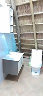 White Cat Farm Hut Inn