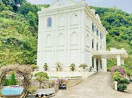 Co Lau Village