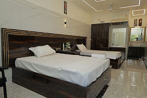 HOTEL CYRIL