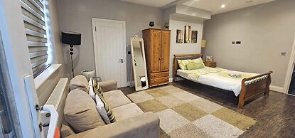 Inviting 1-bed Apartment in Dartford