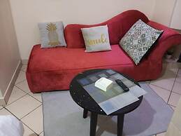 Lux Suites Attic Place Studio Apartemnts
