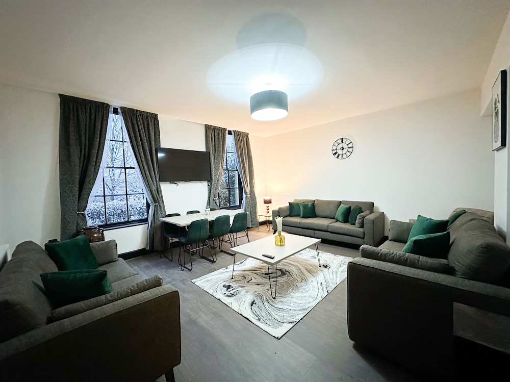 Mulberry Aparthotel
