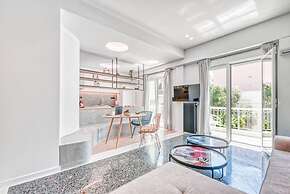 Comfortable Living in Athens 2BR Apartment