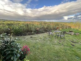 Luxury Shepherd's Hut Style Cabin With Views