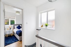 3 Bedroom House with Parking in Windsor