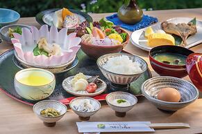 Tsuwabuki-no-Hana