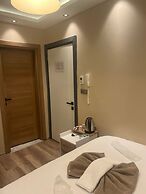 Solo Suites Hotel