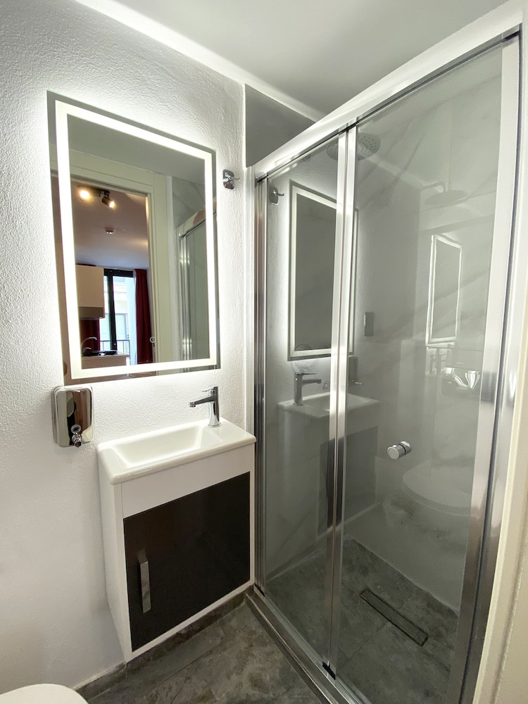 Citizen suites