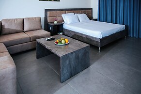 Amchit Grand Hotel