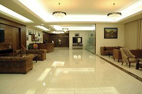 Amchit Grand Hotel