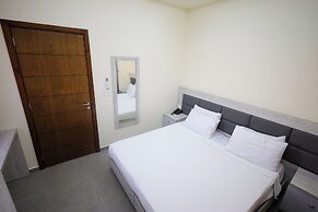 Amchit Grand Hotel