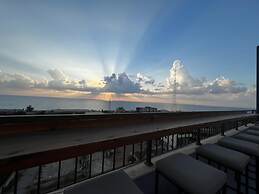 Amchit Grand Hotel