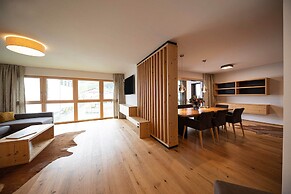 Lakeside-Luxury Apartments
