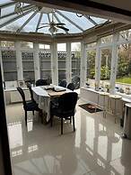 Cosy and Lovely 4-bed House in Stanmore
