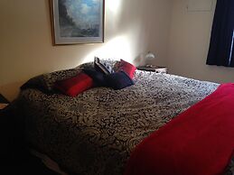 Captivating Tudor 2 Bedroom Apartment in Ipswich