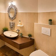 Baroq Central City Apartment