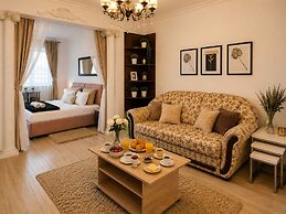 Baroq Central City Apartment