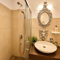 Baroq Central City Apartment