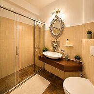 Baroq Central City Apartment
