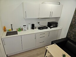 1 Bed Flat - Sleeps 2 - Parking - Garden