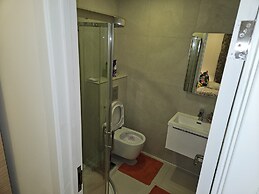 1 Bed Flat - Sleeps 2 - Parking - Garden