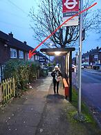 1 Bed Flat - Sleeps 2 - Parking - Garden