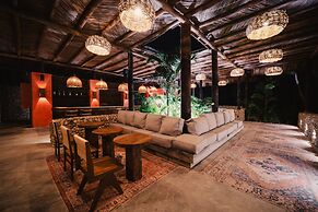 Naio Hotel y Villas By OxoHotel