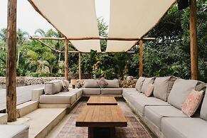 Naio Hotel y Villas By OxoHotel