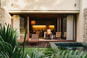 Naio Hotel y Villas By OxoHotel