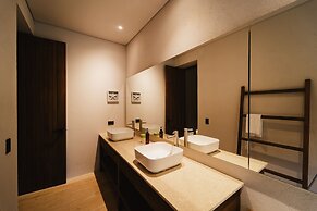 Naio Hotel y Villas By OxoHotel