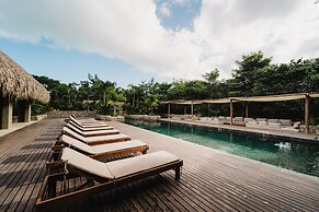 Naio Hotel y Villas By OxoHotel