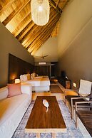 Naio Hotel y Villas By OxoHotel