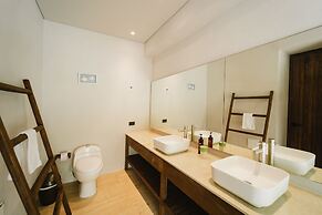 Naio Hotel y Villas By OxoHotel