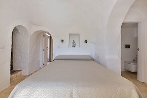 298 Trullo Luna by Perle di Puglia