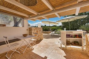 298 Trullo Luna by Perle di Puglia