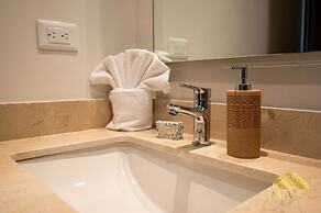NHOA 107B Lux 1BR Condo Pool access in Aldea Zama