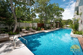 NHOA 107B Lux 1BR Condo Pool access in Aldea Zama
