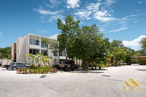 NHOA 107B Lux 1BR Condo Pool access in Aldea Zama