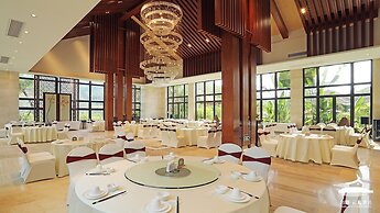 The Rayna Resort