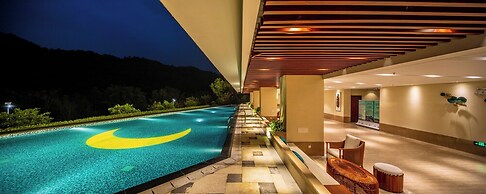 The Rayna Resort